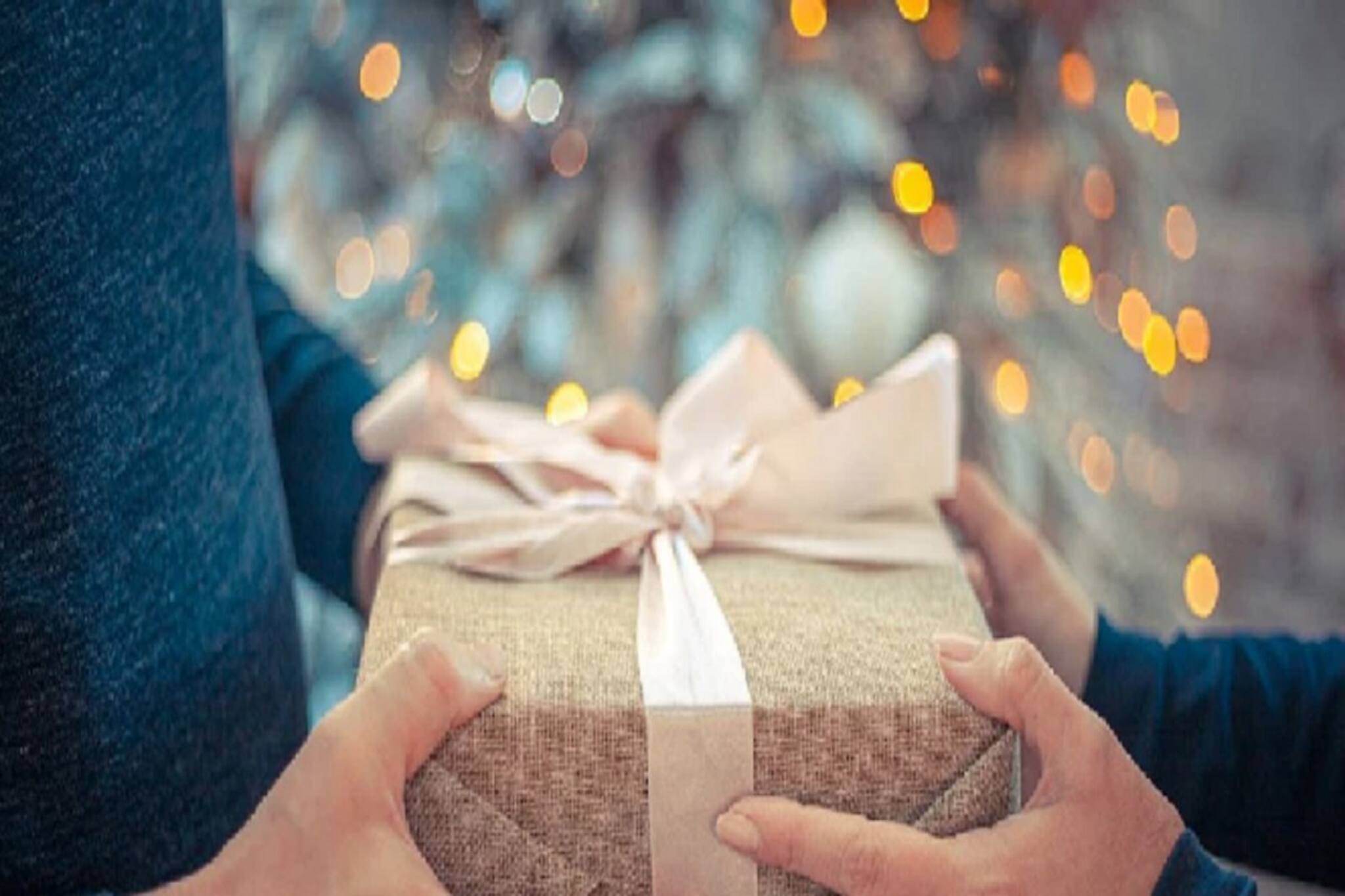 দীপাবলিতে কেমন উপহার দিলে মঙ্গল হবে প্রিয়জনের? জেনে নিন কী বলছে রাশিচক্র!