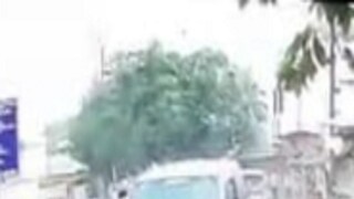 এই সেই গাড়ি