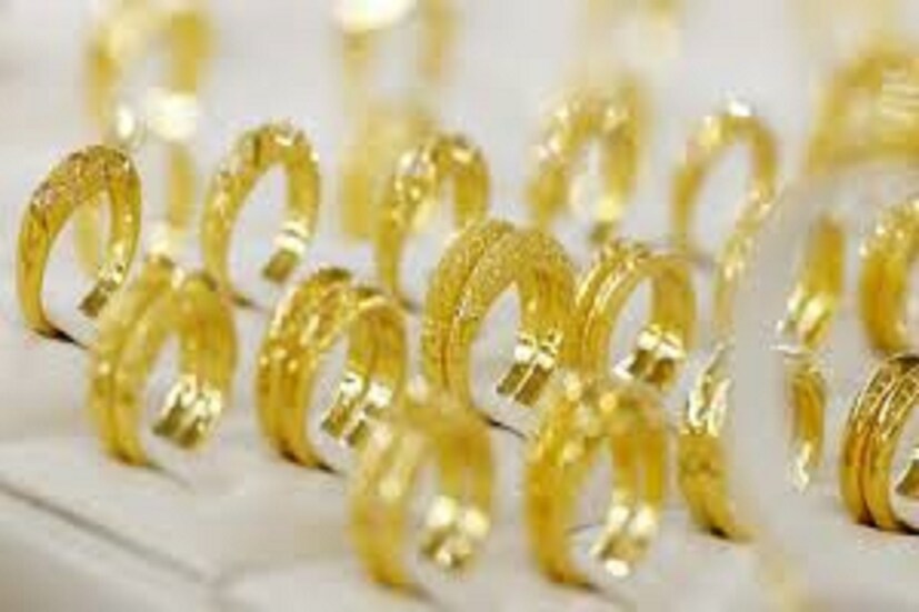 কলকাতায় ২২ ক্যারাট সোনার ১ গ্রামের দাম (Kolkata Gold Price Today) ৪,৮৩০ টাকা (কমেছে ২০ টাকা), ৮ গ্রামের দাম ৩৮,৬৪০ টাকা (কমেছে ১৬০ টাকা), ১০ গ্রামের দাম ৪৮,৩০০ টাকা (কমেছে ২০০ টাকা), ১০০ গ্রামের দাম ৪,৮৩,০০০ টাকা (কমেছে ২,০০০ টাকা) ৷ প্রতীকী ছবি ৷