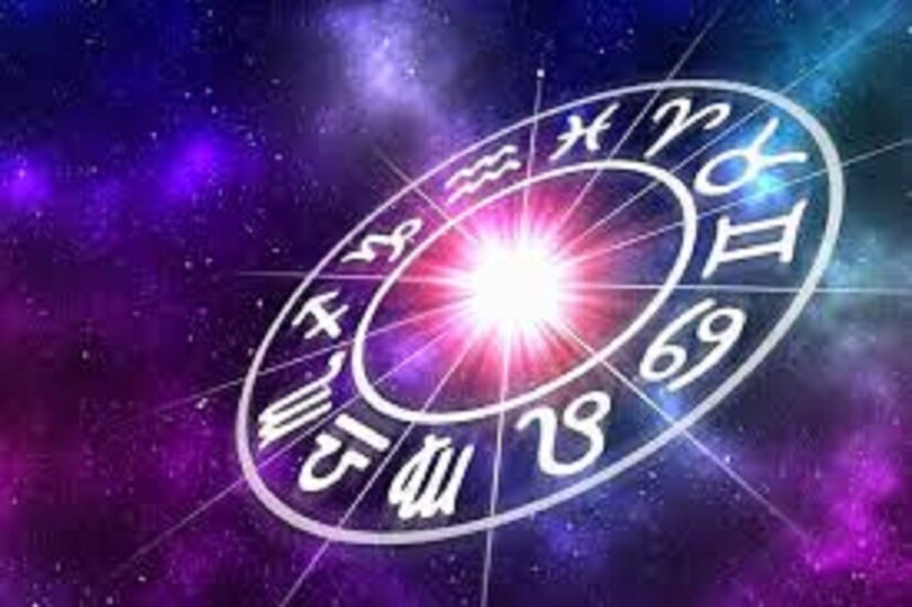 তুলা (Libra Horoscope, Tula Rashifal, 21 November 2021): হঠাৎ করে ধনপ্রাপ্ত ঘটবে আজ ৷ দারুণ দিন কাটবে ৷ আজ যেকোনও কাজ শুরুর জন্য অতি মঙ্গলময় দিন ৷ বেশ কিছু বন্ধুর থেকে আজ সাবধানে থাকুন ৷ ধার্মিক স্থানে যেতে পারেন ৷ পূজার্চনা মনকে বাড়তি শান্তি দেবে, বাবার আশীর্বাদ পাবেন ৷ প্রতীকী ছবি ৷