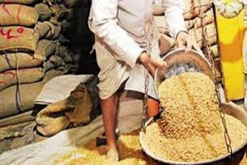প্রধানমন্ত্রী গরিব কল্যাণ অন্ন যোজনার অন্তর্গত ৮০ কোটিরএ বেশি মানুষ প্রতি মাসে ৫ কিলো চাল ও গমের সঙ্গে সঙ্গে ১ কেজি সাবান, ছোলা পরিবারগুলিকে বিনামূল্যে দেওয়া হয়েছে ৷ প্রতীকী ছবি ৷