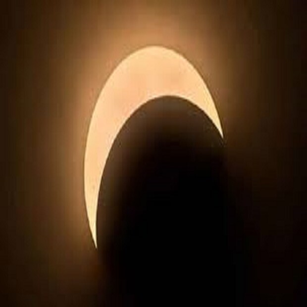 বৃষ (Taurus): চন্দ্রগ্রহণের (Lunar Eclipse 2021) সরাসরি প্রভাব বৃষ রাশির জাতক-জাতিকাদের উপরে পড়ে ৷ আগামী ১৫ দিন শরীরের খেয়াল রাখুন ৷ কারোর প্রতি অতিরিক্ত মাত্রায় পরিশোধ পরায়ন না হওয়াটাই বাঞ্ছনীয় ৷ প্রতীকী ছবি ৷ 