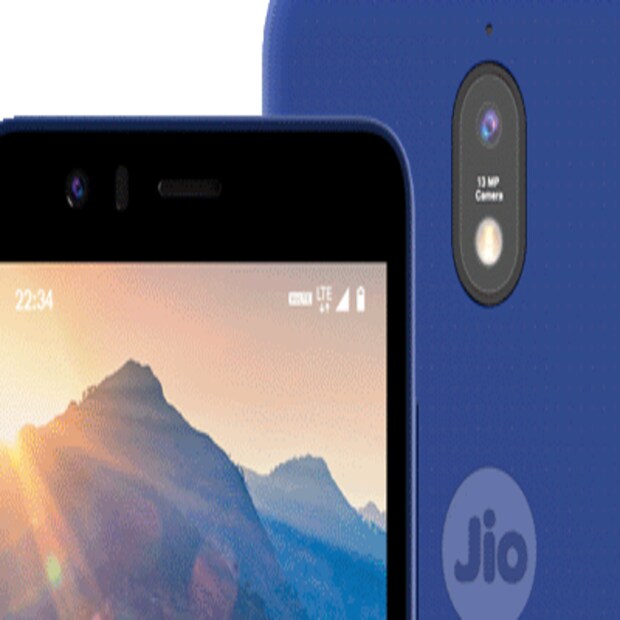JioPhone Next ফোন কিনলে ৩০৫.৯০ টাকা ইএমআই-এ কিনতে পারা যাবে ৷ জিও নেক্সড ফোন গুগলের সঙ্গে অংশীদারিত্বের মাধ্যমে নির্মিত হয়েছে ৷ প্রতীকী ছবি ৷