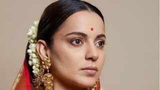 নতুন বছরে প্রেমপত্র চাই কঙ্গনার! মন্দিরে গিয়ে প্রার্থনা অভিনেত্রীর 