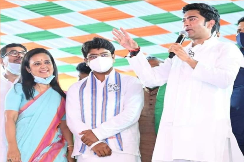 মঙ্গলবার রাজ্যের চার কেন্দ্র, দিনহাটা, গোসাবা, শান্তিপুর এবং খড়দহ উপনির্বাচনের ভোটগণনা শুরু হয় । তাতে সকাল থেকেই শান্তিপুরে এগিয়ে ছিলেন তৃণমূলের ব্রজকিশোর । বেলা আড়াইটে নাগাদ নির্বাচন কমিশন জানায়, ৫৯ হাজার ৫৬৭ ভোটে এগিয়ে রয়েছেন তিনি। তার কিছুক্ষণের মধ্যেই তাঁকে জয়ী ঘোষণা করা হয়।