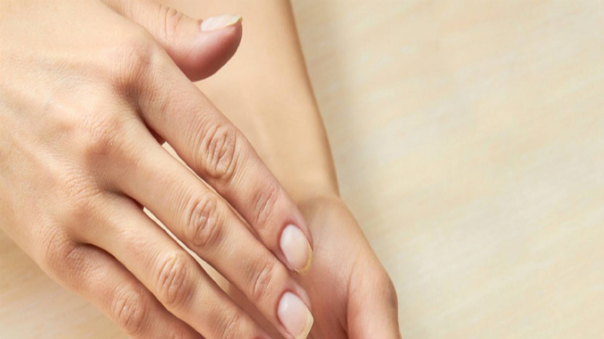 Unhealthy Nails: আপনার নখের রঙই বলে দেবে আপনার শরীরে কোনও রোগ হচ্ছে কি না! মিলিয়ে দেখুন...