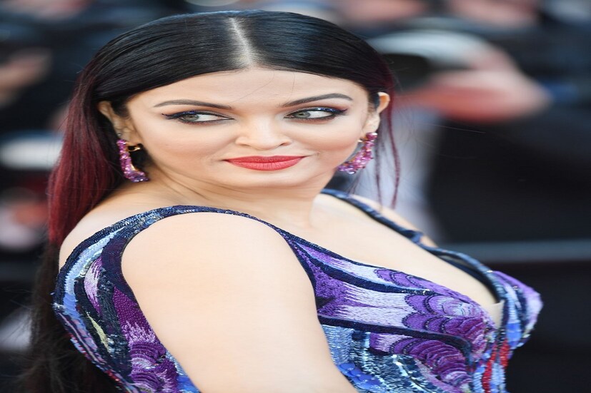 বিশ্বসুন্দরী-অভিনেত্রী ও বচ্চন-বধূ ঐশ্বর্য রাই বচ্চনের (Aishwarya Rai Bachchan) জন্মদিন সোমবার। এদিন তিনি ৪৮ বছরে পা দিলেন (Happy Birthday Aishwarya Rai Bachchan)। 'হম দিল দে চুকে সনম', 'দেবদাস', 'যোধা আকবর', 'ধুম'-এর মতো ছবিতে অভিনয় করে দর্শকের মনে পাকা জায়গা করে নিয়েছেন ঐশ্বর্য। তাঁর স্টাইল, ফ্যাশন ও সহকর্মীদের সঙ্গে রসায়নও নজর কেড়েছে ভক্তদের (Happy Birthday Aishwarya Rai Bachchan)। তামিল ও বাংলা ছবিতেও কাজ করেছেন ঐশ্বর্য। তাঁর নাচের জাদুতেও মুগ্ধ ভক্তরা। তাঁর জন্মদিনে ঐশ্বর্য সম্পর্কে জানুন কিছু অজানা তথ্য...