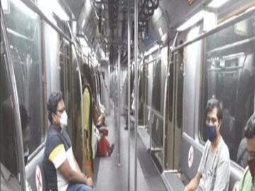 বাড়ছে মেট্রোর সংখ্যা।