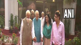 আদবাণীর বাড়িতে মোদি