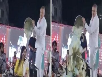 Viral Video: gujarati singer Urvashi Radadiya is showered with bucketful of notes- Photo Courtesy- Instagram/ Video Garb 