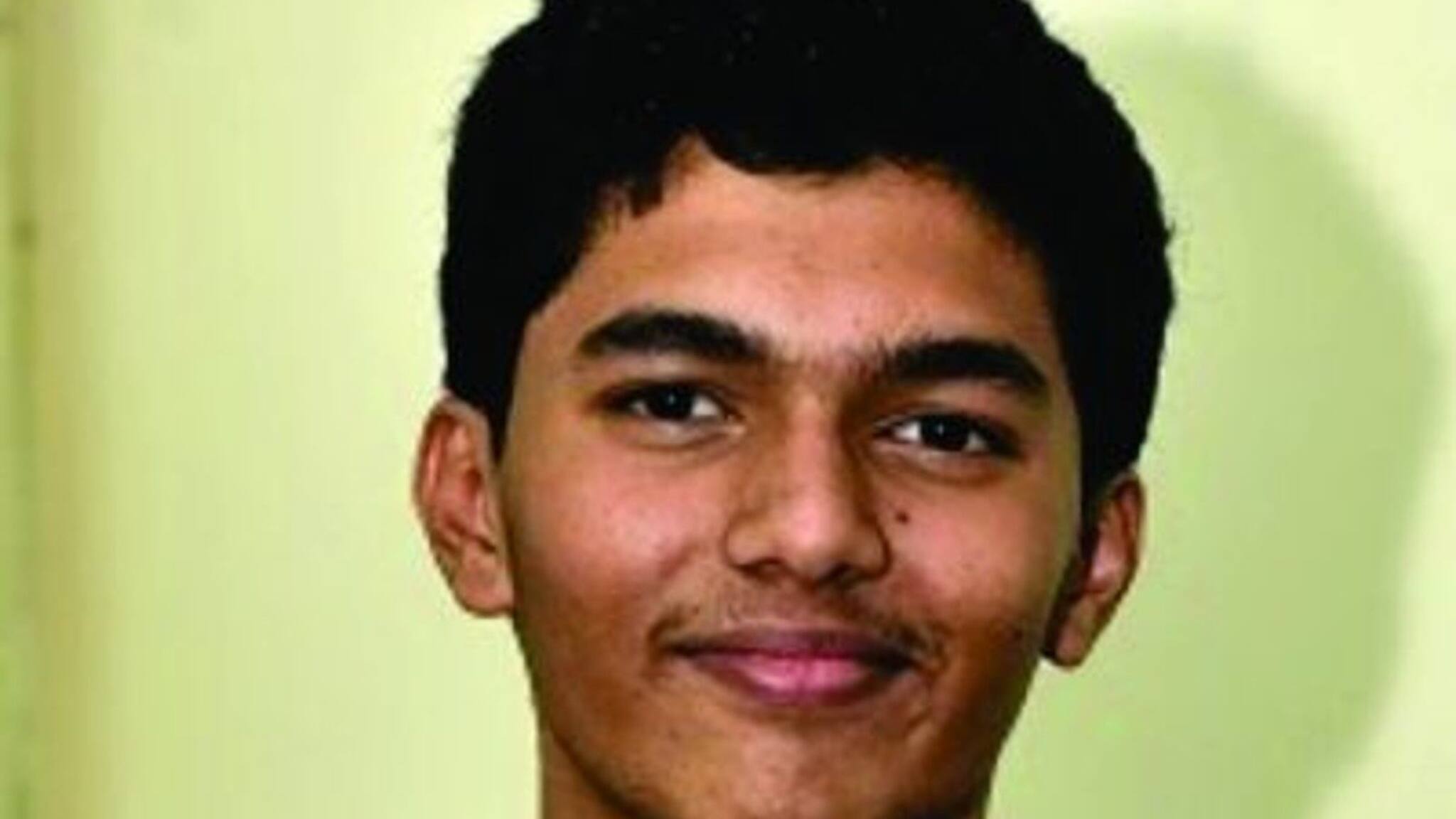 Netflix-এ আসক্ত, মাত্র ৪ ঘণ্টা পড়েই NEET 2021-এ প্রথম স্থান অধিকার! প্রস্তুতির এক অন্য গল্প শোনালেন মৃণাল কুট্টেরি