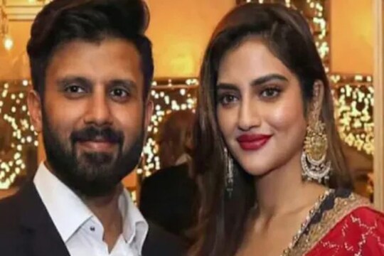 অশুভ শক্তির থেকে মুক্তিই হল স্বাধীনতা! পাকাপাকি ডিভোর্সের পরে নুসরতকেই কি খোঁচা নিখিলের