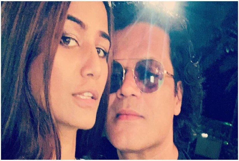 *পুনম বিয়ের পরেই জানিয়েছিলেন, তাঁর বিয়ের সিদ্ধান্ত ভুল ছিল। কারণ, সামের সঙ্গে তাঁর সম্পর্কতা সবসময়েই অস্বাস্থ্যকর (abusive)। তিনি জানিয়েছিলেন সাম তাঁর সঙ্গে পশুর মতো আচরণ করেন। তাঁকে মারধর পর্যন্ত করা হয় নিয়মিত। সংগৃহীত ছবি। 