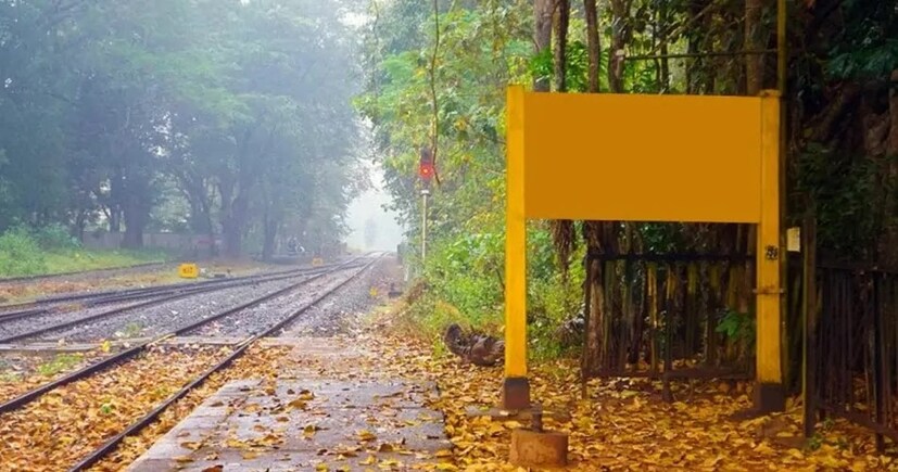 শেষ পর্যন্ত উচ্চপদস্থ আধিকারিকদের কানে এই খবর পৌঁছানোর পর স্টেশনের নাম মুছে দেওয়ার সিদ্ধান্ত নেয় রেল কর্তৃপক্ষ। যদিও জানিয়ে রাখি, এখনও টিকিটে স্টেশনের নাম রায়না গড়ই রয়েছে।