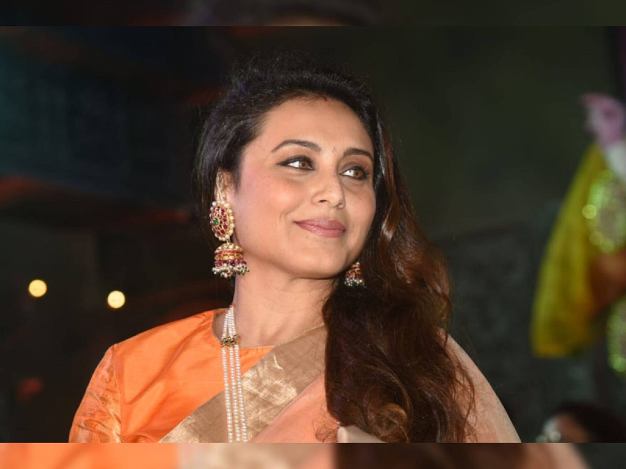 Rani Mukerji Beauty Secrets: এই দুই জুসের জাদুতেই এখনও লাবণ্যময়ী তিনি, ত্বক সুন্দর রাখতে কী করেন রানি মুখোপাধ্যায়?