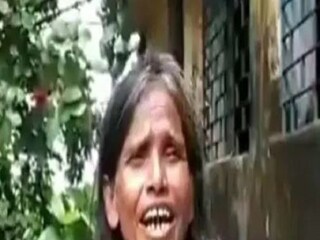 Ranu Mondal videos once again viral in social media- Photo- File 