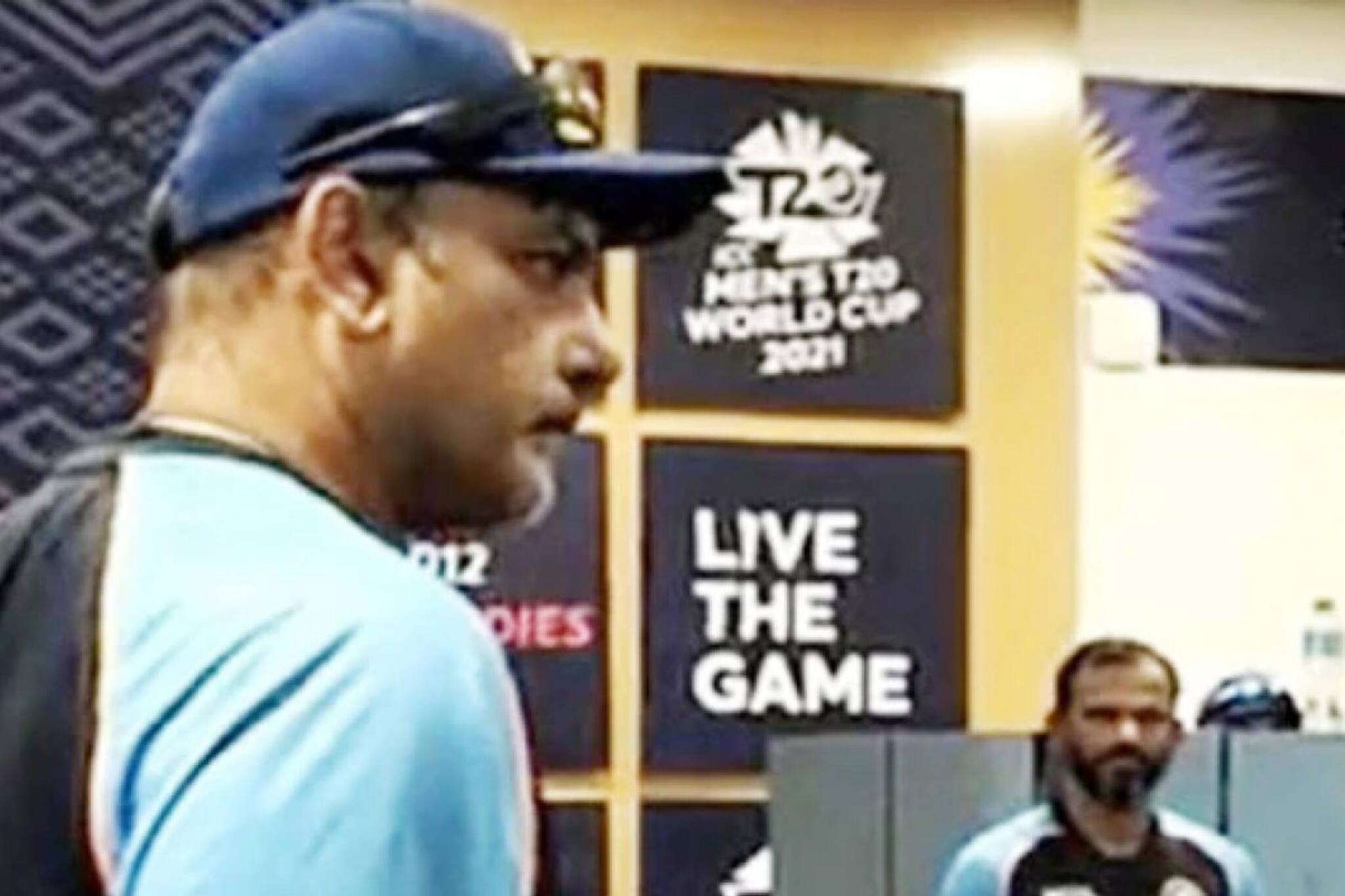 রবি শাস্ত্রী কি কাঁদলেন? এমন কি কথা বললেন যে চোখে জল এল রোহিতদের!