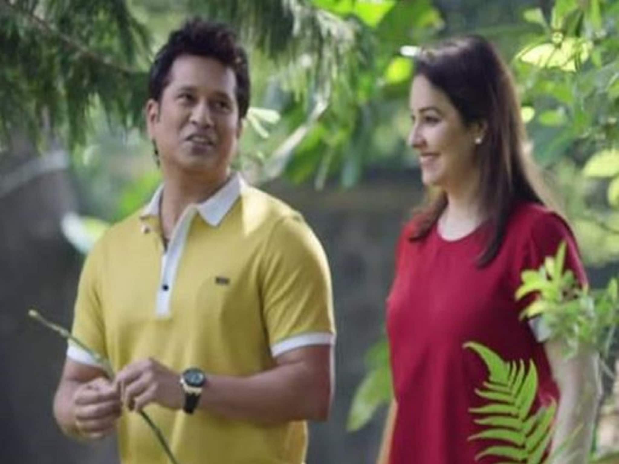 100% Love: শুধু সচিনই নন, বয়সে অনেক বড় মেয়ের প্রেমে হাবুডুবু খেয়ে বিয়ে করেন ‘এই’ ক্রিকেটাররা