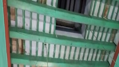 স্কুল খুললেও বিড়ম্বনা স্কুল খুললেও বিড়ম্বনা