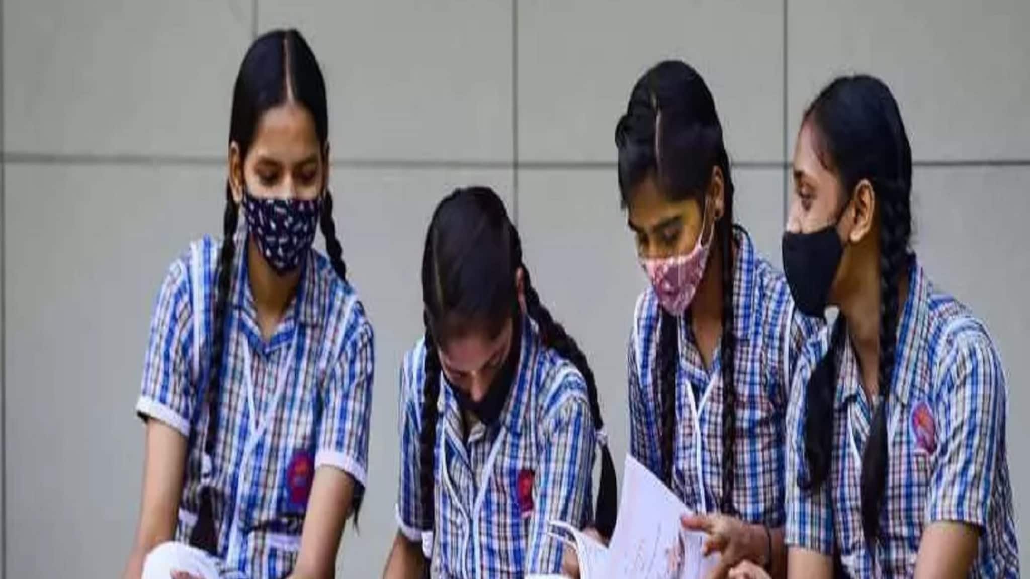 School Reopening Updates: চলছে স্যানিটাইজেশন, মক ড্রিল, রাজ্যজুড়ে তুমুল উৎকণ্ঠা-অপেক্ষা! কেমন চলছে স্কুল খোলার প্রস্তুতি?