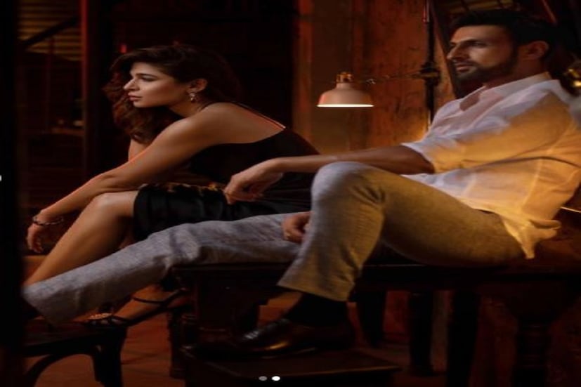 লোকে শোয়েবকে জিজ্ঞাসা করেন তিনি আর আয়েশা কি একে অপরের আকৃষ্ট, তাঁরা কি বিয়ে করবেন৷