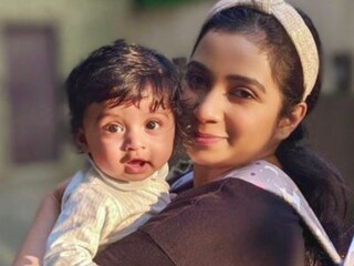 শ্রেয়া ঘোষাল- এই মুহূর্তের সর্বশ্রেষ্ঠ হিসেবে তিনিই পরিচিত। আন্তর্জাতিক স্তরেও তিনি খ্যাতনামা। প্রতি গানের জন্য ২০-২৫ লক্ষ লক্ষ টাকা পারিশ্রমিক নেন শ্রেয়া।