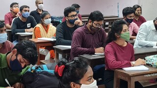 ৫০০০ পড়ুয়াকে স্টুডেন্ট ক্রেডিট কার্ড দেওয়া হবে শনিবারই