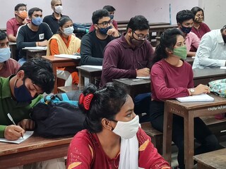 ৫০০০ পড়ুয়াকে স্টুডেন্ট ক্রেডিট কার্ড দেওয়া হবে শনিবারই