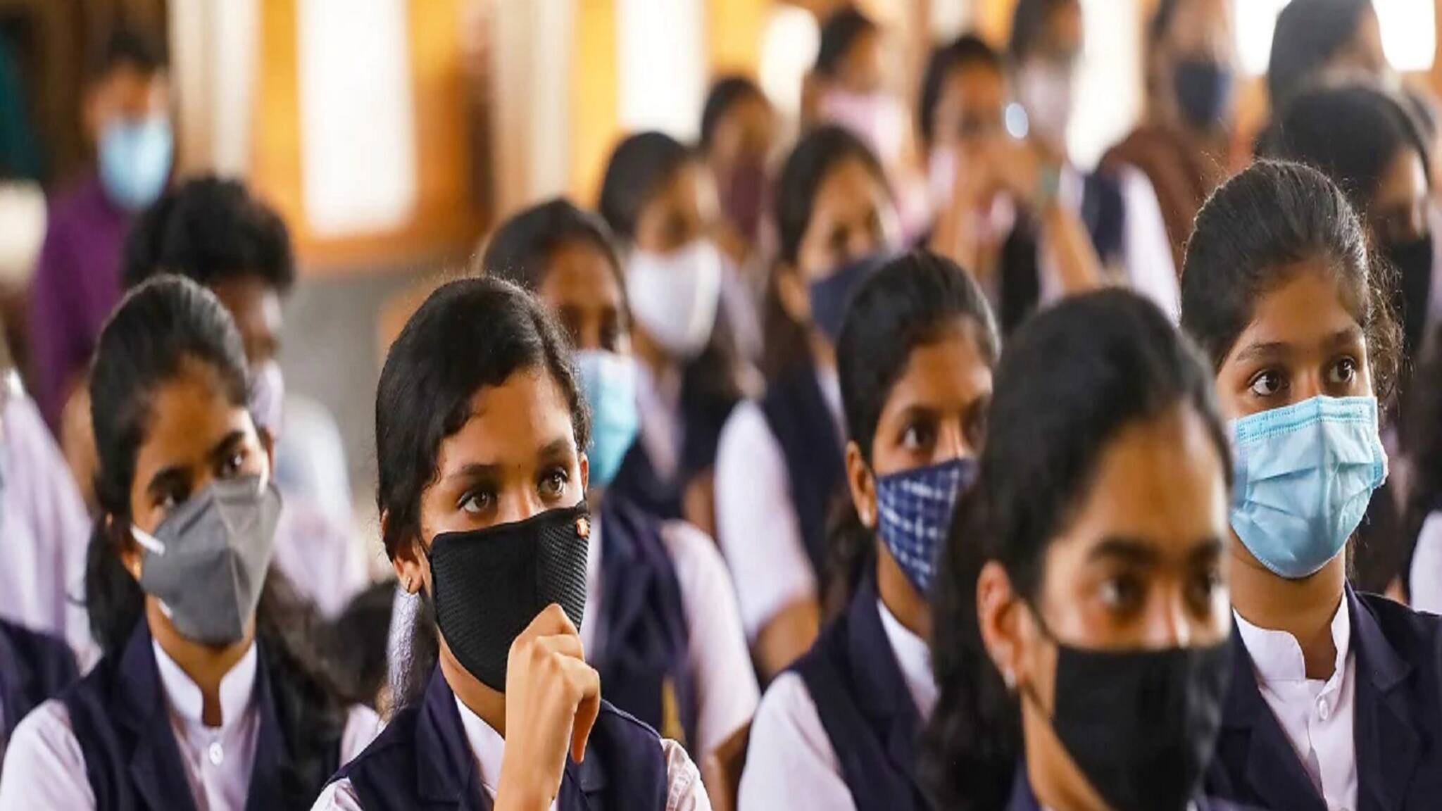 School Reopening: বেসরকারি স্কুলের তুলনায় ভিড় বাড়ছে সরকারি স্কুলে, সংখ্যায় বেশি মেয়েরা, বলছে রিপোর্ট