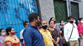 অনলাইনেই পরীক্ষা হোক! স্কুল খোলার পরেই নিজেদের দাবি নিয়ে বিক্ষোভ অভিভাবকদের অনলাইনেই পরীক্ষা হোক! স্কুল খোলার পরেই নিজেদের দাবি নিয়ে বিক্ষোভ অভিভাবকদের