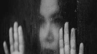 অকারণ সন্দেহ মোটেও ঠিক কথা নয়। আপনি কোথাও গেলে সন্দেহ করা, কারও সঙ্গে কথা বললে, সন্দেহ করার মতো আচরণ দেখতে সতর্ক হন। যদি দেখেন, আপনার আড়ালে আপনার ফোন (Mobile) ঘাঁটছে সে, তাহলে বুঝতে হবে আপনাদের সম্পর্কে ভালোবাসার থেকে সন্দেহের পাল্লা ভারী। এক্ষেত্রে, অশান্তি চরম পর্যায় যাওয়ার আগে বেরিয়ে আসা ভালো। অকারণ সন্দেহ মোটেও ঠিক কথা নয়। আপনি কোথাও গেলে সন্দেহ করা, কারও সঙ্গে কথা বললে, সন্দেহ করার মতো আচরণ দেখতে সতর্ক হন। যদি দেখেন, আপনার আড়ালে আপনার ফোন (Mobile) ঘাঁটছে সে, তাহলে বুঝতে হবে আপনাদের সম্পর্কে ভালোবাসার থেকে সন্দেহের পাল্লা ভারী। এক্ষেত্রে, অশান্তি চরম পর্যায় যাওয়ার আগে বেরিয়ে আসা ভালো।