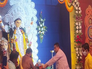 বাড়ির পুজোয় শুভেন্দু অধিকারী