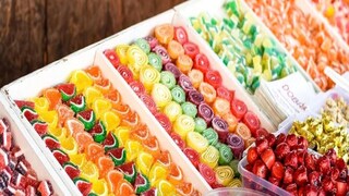 অমৃতসরকে নিখুঁতভাবে পর্যবেক্ষণ করা হলে এটি মিষ্টি প্রেমীদের জন্য স্বর্গের চেয়ে কম নয়। দুধ-আমের লস্যি, কেসর লস্যি, অমৃতসারের ফালুদা কুলফি, অমৃতসরের বেসন লাড্ডু কত নাম আর শুনবেন! অমৃতসরকে নিখুঁতভাবে পর্যবেক্ষণ করা হলে এটি মিষ্টি প্রেমীদের জন্য স্বর্গের চেয়ে কম নয়। দুধ-আমের লস্যি, কেসর লস্যি, অমৃতসারের ফালুদা কুলফি, অমৃতসরের বেসন লাড্ডু কত নাম আর শুনবেন!