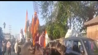 অভিনব প্রতিবাদে তৃণমূল কগ্রেস 