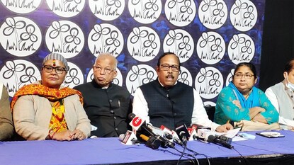 গতকাল দুপুরে হঠাৎ করেই তৃণমূলের দু'জন-সহ বিরোধী দলের ১০ সাংসদ -কে সাসপেন্ড করা হয়। গতকাল দুপুরে হঠাৎ করেই তৃণমূলের দু'জন-সহ বিরোধী দলের ১০ সাংসদ -কে সাসপেন্ড করা হয়।