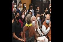খালি পায়েই পদ্মশ্রী মঞ্চে, ‘বনের এনসাইক্লোপেডিয়া’ তুলসী গৌড়াকে কুর্নিশ ভারতের খালি পায়েই পদ্মশ্রী মঞ্চে, ‘বনের এনসাইক্লোপেডিয়া’ তুলসী গৌড়াকে কুর্নিশ ভারতের