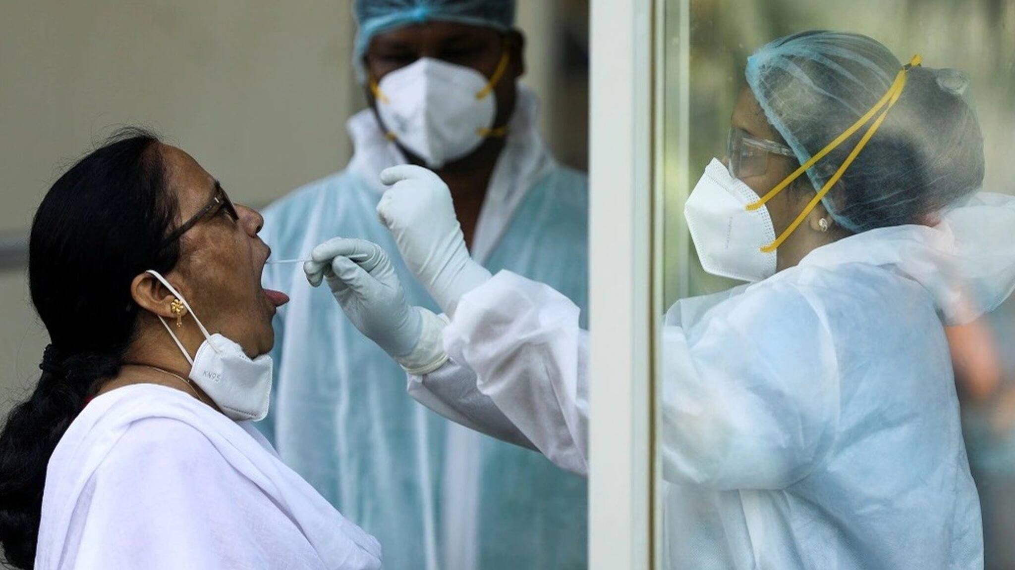 Explained | Vaccine: ভ্যাকসিনের ডবল ডোজ নিয়ে ঘরে থাকলেও করোনা হওয়ার আশঙ্কা, চিন্তায় বিশেষজ্ঞরা