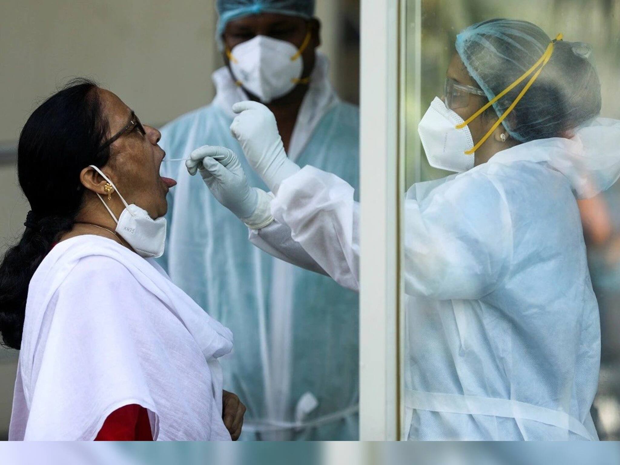 Explained | Vaccine: ভ্যাকসিনের ডবল ডোজ নিয়ে ঘরে থাকলেও করোনা হওয়ার আশঙ্কা, চিন্তায় বিশেষজ্ঞরা