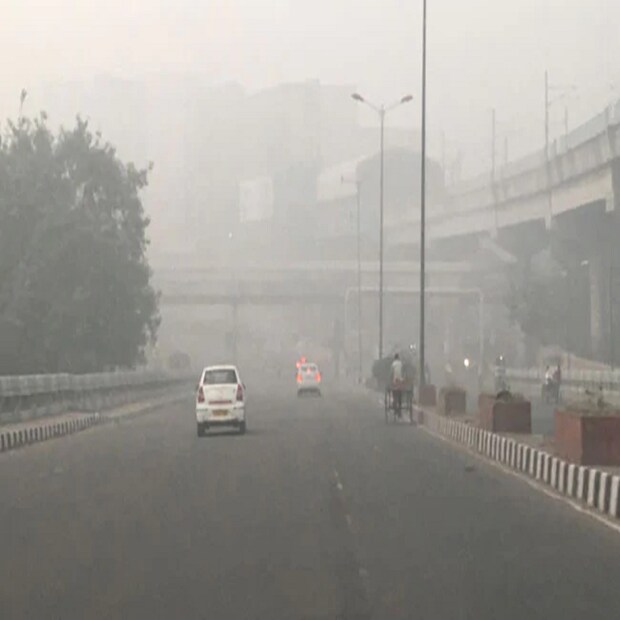 আগামী দু-তিনদিন কুয়াশা থাকবে অসম, মেঘালয়, মণিপুর, মিজোরাম, ত্রিপুরা, উত্তর-পূর্ব ভারতে। কুয়াশা হবে এ রাজ্যের উত্তর ও দক্ষিণ বঙ্গের কিছু এলাকায়।
