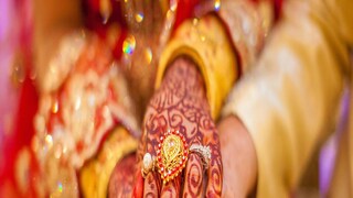 ৭) সপ্তম প্রশ্ন হতে পারে, তুমি কি কথা দিতে পারো যে দাম্পত্যে প্রতারণা করবে না?' এই প্রতিশ্রুতি কেউ রক্ষা করতে পারবে কি, পারবে না, সেটা ভবিষ্যতই বলে দেবে। কিন্তু কেউ যদি জীবনের শুরুতেই এই প্রতিশ্রুতিতে ইতস্তত করেন, তা যে আগামী দিনে কী হতে চলেছে তা বোধহয় আন্দাজ করে যায়। সেক্ষেত্রে সতর্ক হওয়াই স্বাভাবিক।