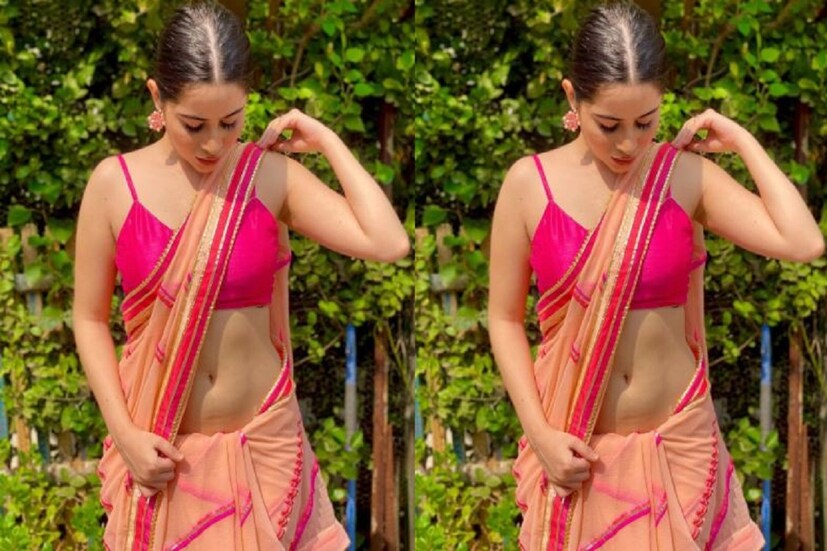 Diwali 2021-এ সেলিব্রিটিরা তাঁদের নিত্য নতুন ছবি সোশ্যাল মিডিয়ায় পোস্ট করে থাকেন ৷ ইনস্টাগ্রাম (Instagram), ফেসবুক (Facebook), ট্যুইটারে (Twitter) উপচে পড়ে তাঁদের শেয়ার করা ছবিগুলি ৷ উর্ফি জাভেদও এই মামলায় পিছিয়ে নেই তিনি ৷ দীপাবলি (Diwali 2021) উদযাপনের ছবি সোশ্যাল মিডিয়ায় পোস্ট করে রীতিমত ভাইরাল হয়েছেন ৷ ছবি সৌজন্যে ইনস্টাগ্রাম ৷