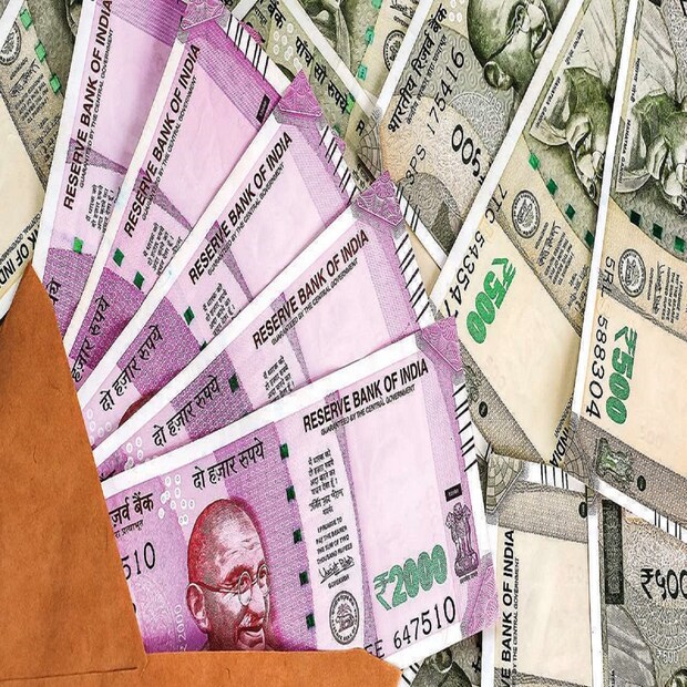 সপ্তম বেতন কমিশনের (7th Pay Commission) সুপারিশেই প্রায় ৪৭.১৪ লক্ষ কেন্দ্রীয় সরকারি কর্মী ও ৬৮.৬২ লক্ষ অবসরপ্রাপ্ত কর্মীদের ডিএ ও ডিআর বৃদ্ধি হয়েছে ৷ প্রতীকী ছবি ৷