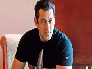 সলমন হাতে নীল পাথর বসানো ব্রেসলেট কেন পরেন জানেন? বিশেষ মানুষ উপহার দিয়েছিলেন 