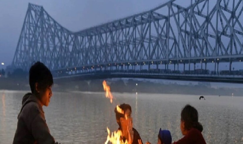 আজ ও কাল শিলাবৃষ্টি, এমনকি উঁচু পার্বত্য এলাকায় তুষারপাতের সম্ভাবনা দার্জিলিং এবং কালিম্পং। বৃহস্পতিবারেও দার্জিলিং, কালিম্পং, আলিপুরদুয়ারে হালকা থেকে মাঝারি বৃষ্টির সম্ভাবনা রয়েছে। বৃহস্পতিবার থেকে দক্ষিণবঙ্গের আবহাওয়ার উন্নতি আর উত্তরবঙ্গে শুক্রবার থেকে আবহাওয়ার উন্নতি হবে বলে অনুমান আবহাওয়াবিদদের।
