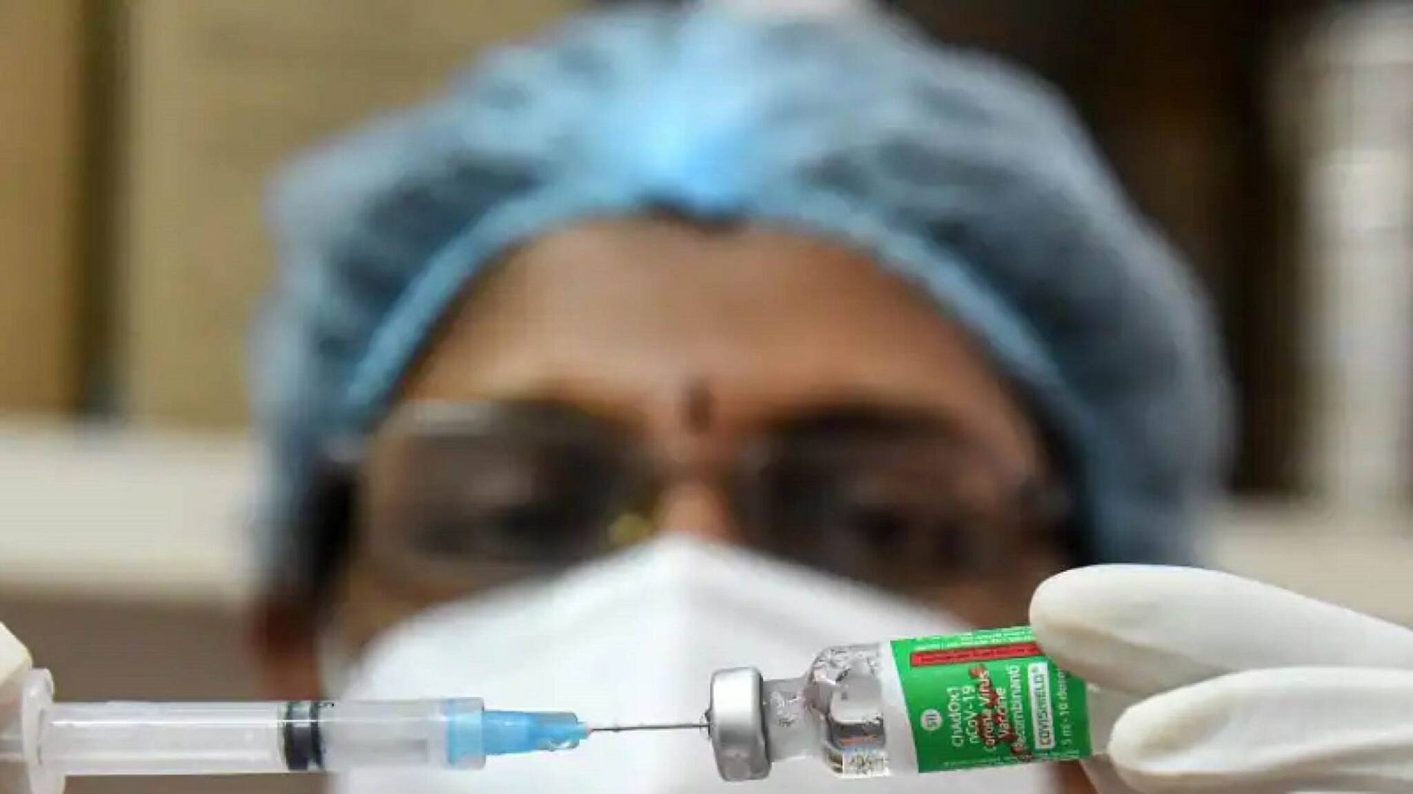 EXPLAINED : Covid19 Vaccine Third Shot: ভ্যাকসিনের তৃতীয় শটের আগে কত দিন অপেক্ষা করা উচিত? অনাক্রম্যতাই বা কত দ্রুত কমে আসে?