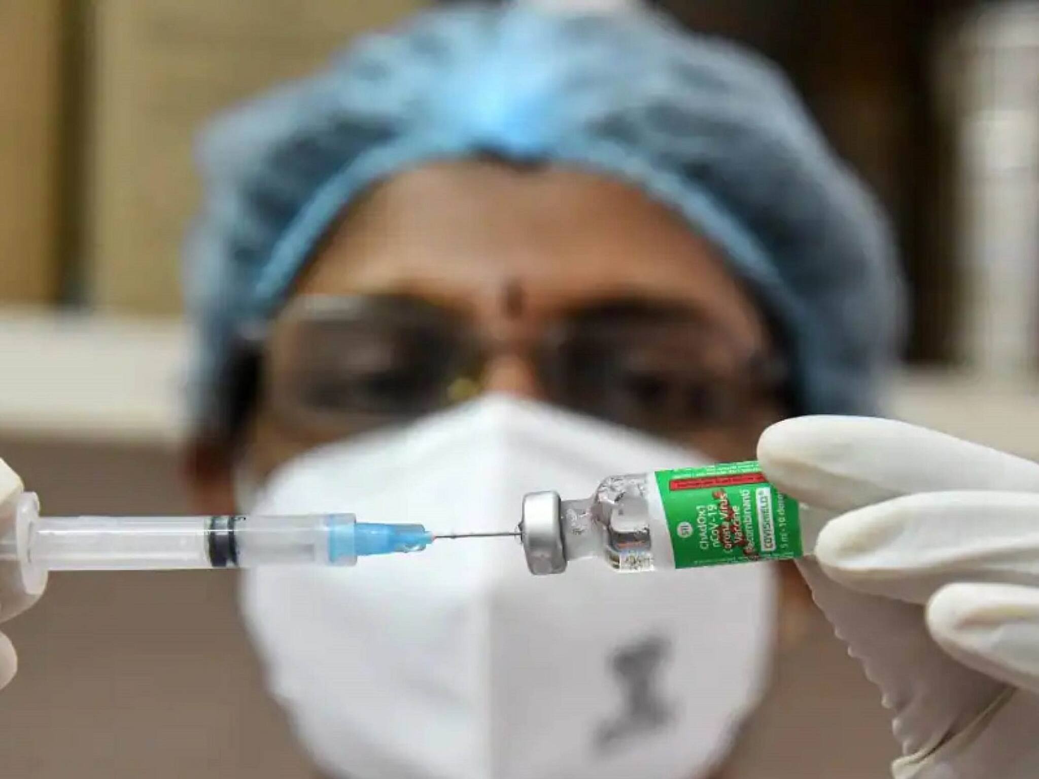 EXPLAINED : Covid19 Vaccine Third Shot: ভ্যাকসিনের তৃতীয় শটের আগে কত দিন অপেক্ষা করা উচিত? অনাক্রম্যতাই বা কত দ্রুত কমে আসে?
