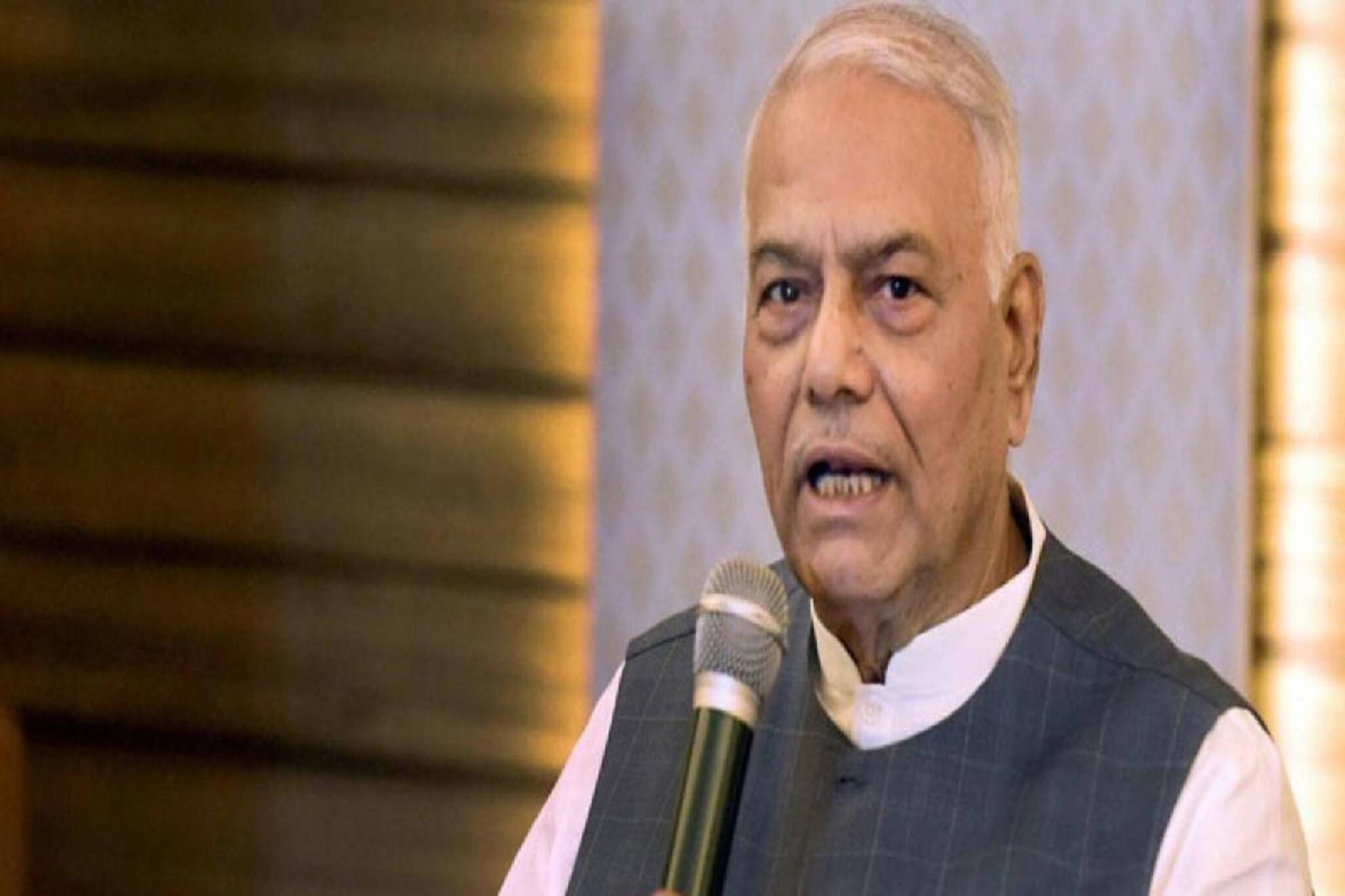 তীব্র যন্ত্রণায় অসুস্থ যশবন্ত সিনহা, ভর্তি এসএসকেএম হাসপাতালে!