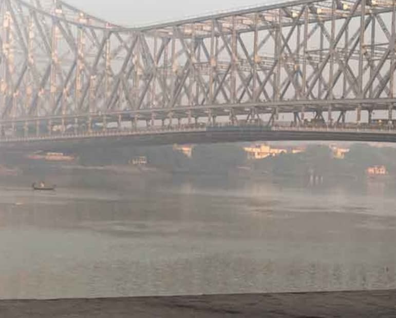 আগামী কয়েকদিন ঘন কুয়াশা হবে রাজধানী দিল্লি, পঞ্জাব, হরিয়ানা এবং চন্ডিগড়ে। ঘন কুয়াশার সর্তকতা অসম, মেঘালয়, নাগাল্যান্ড, মণিপুর, মিজোরাম এবং ত্রিপুরাতে। কুয়াশা হবে বিহার ঝাড়খন্ড এবং পূর্ব ও উত্তর পূর্ব ভারতের রাজ্যগুলিতেও। Representative Image