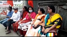 সাঁকরাইল বিডিও অফিসের সামনে জমায়েত সাঁকরাইল বিডিও অফিসের সামনে জমায়েত