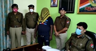 রেল পুলিশের হাতে পাকড়াও এক অভিযুক্ত।